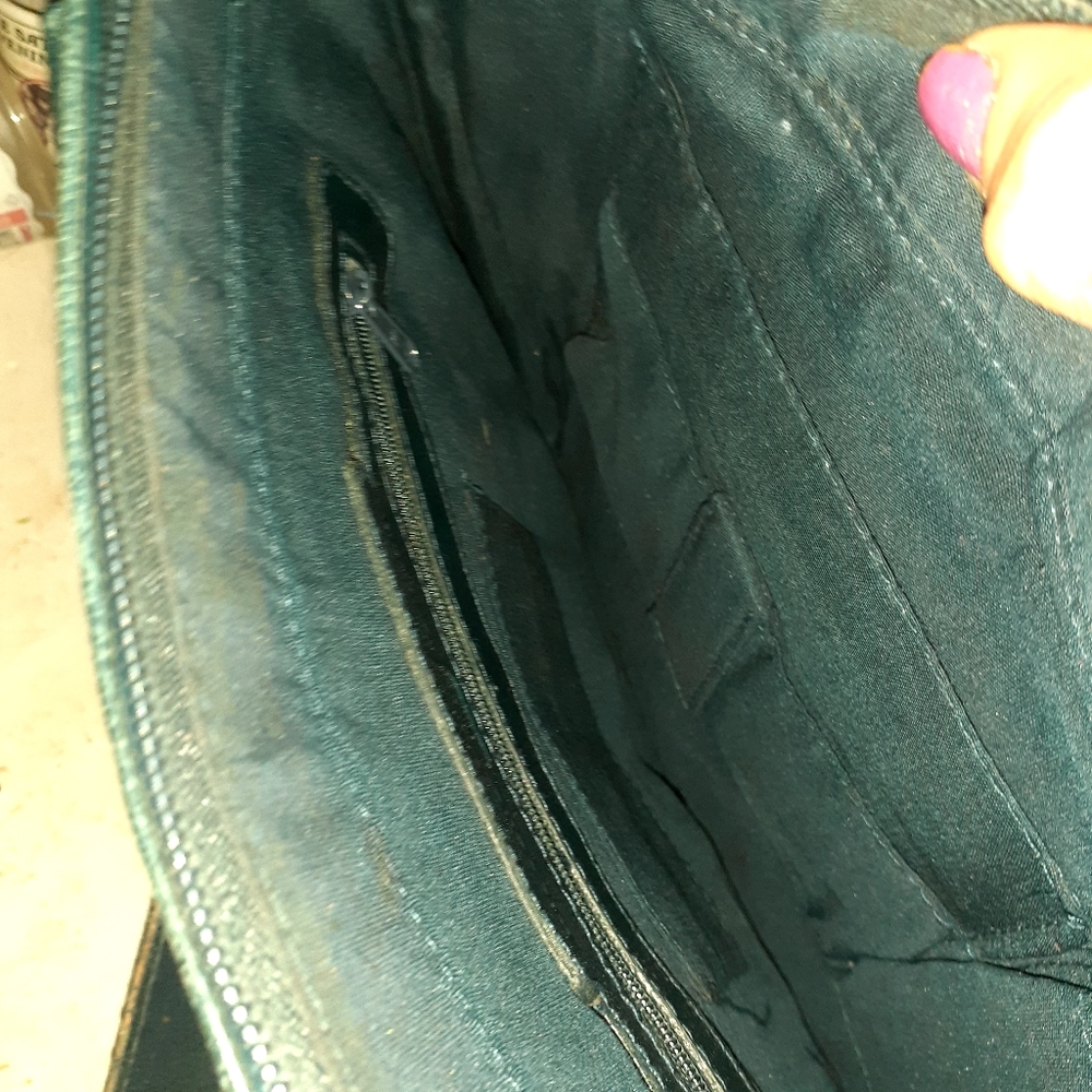Beautiful black handbag lightweight